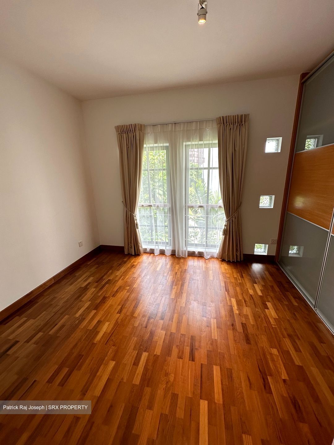 Lloyd Road (D9), Condominium #545499291